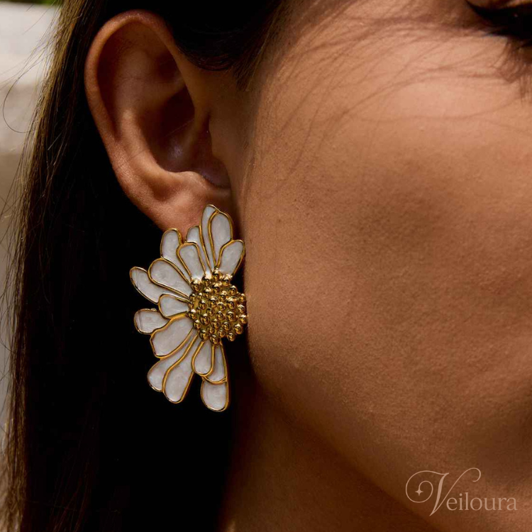 Sandra Daisy Flower Earrings