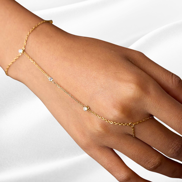 Clara Hand Ring