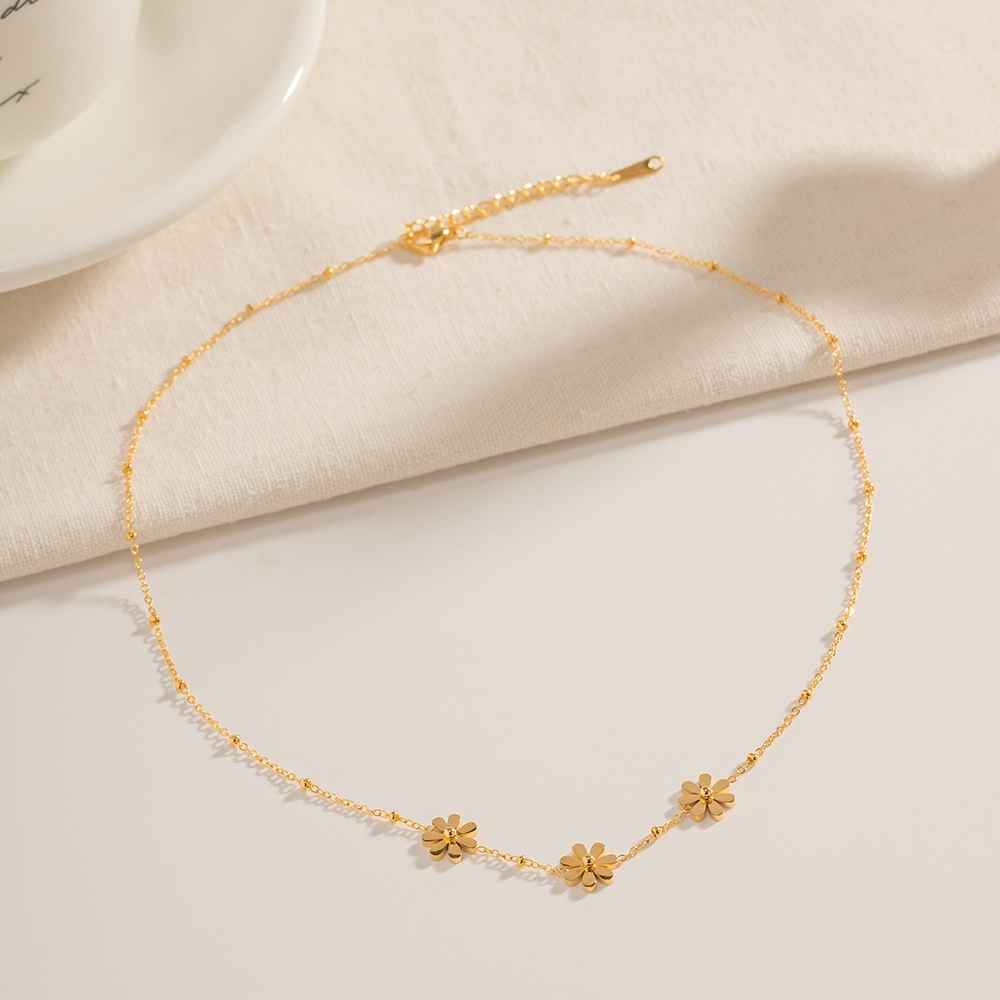 Beatrice Flower Necklace