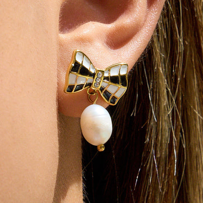 Bella Pearl Earrings