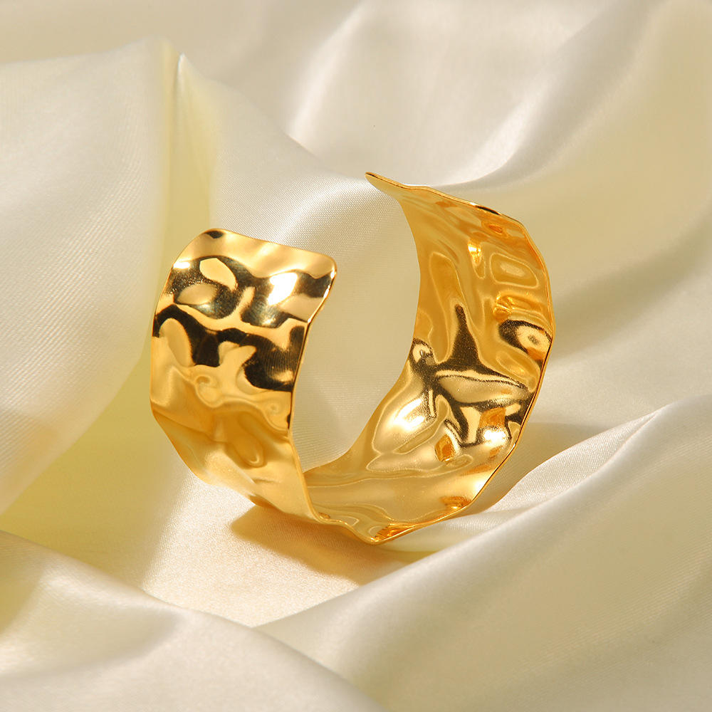 Zosha Bangle