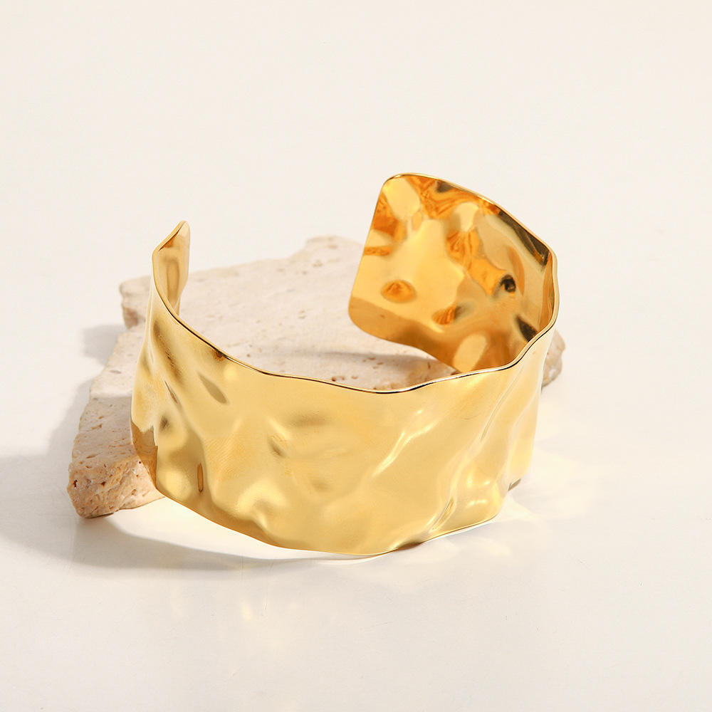 Zosha Bangle